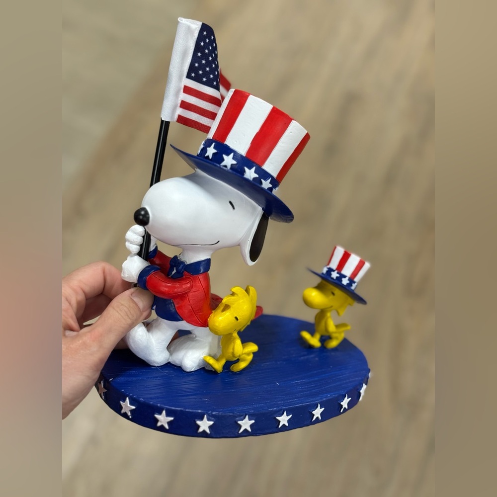 Peanuts Patriotic Snoopy & Woodstock Statue - Red White Blue Yellow